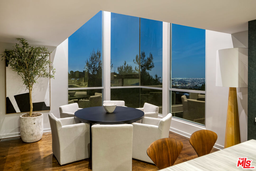 9318 Warbler Way, Bird Streets