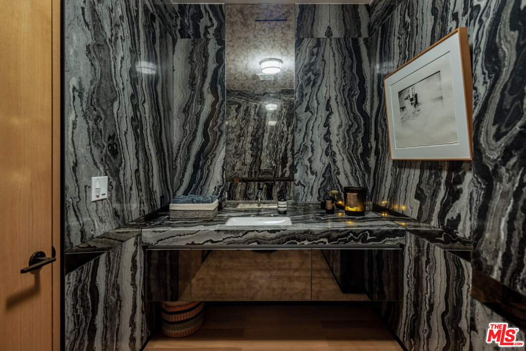 1120 El Retiro Way, Beverly Hills