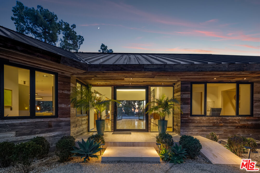 1120 El Retiro Way, Beverly Hills