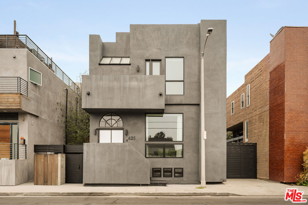 625 Mildred Ave, Venice