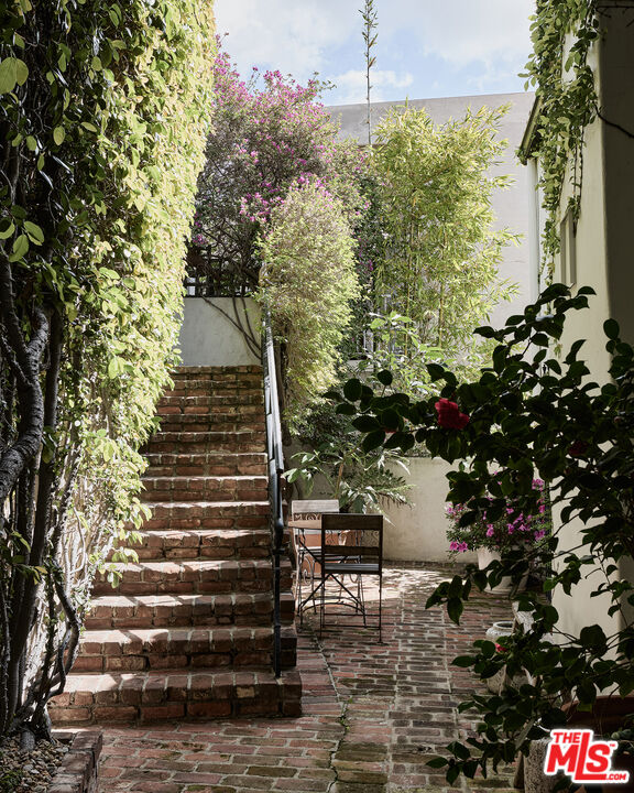 7902 Fareholm Dr, Hollywood Hills