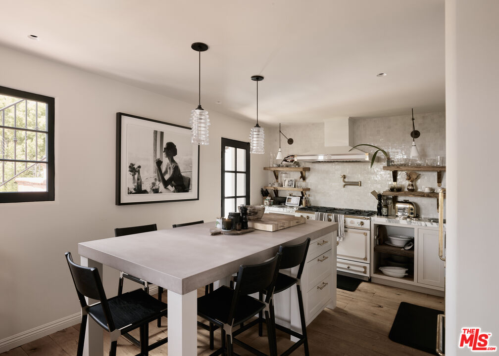 7902 Fareholm Dr, Hollywood Hills