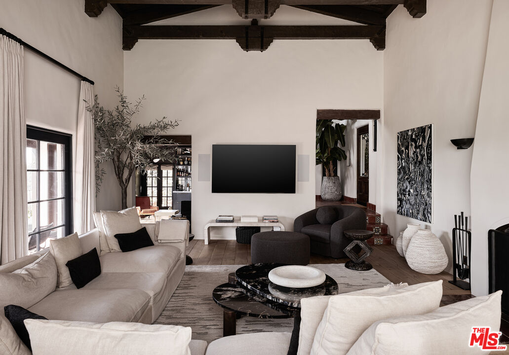 7902 Fareholm Dr, Hollywood Hills