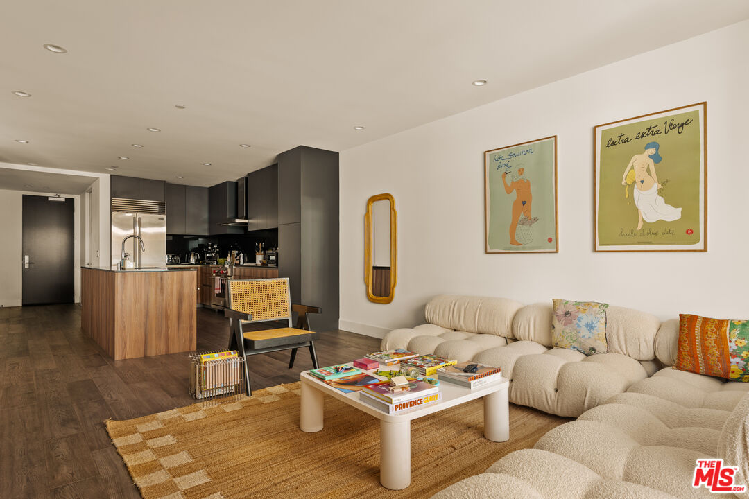 728 N Sweetzer Ave Unit: 212