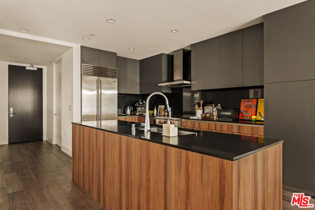 728 N Sweetzer Ave Unit: 212