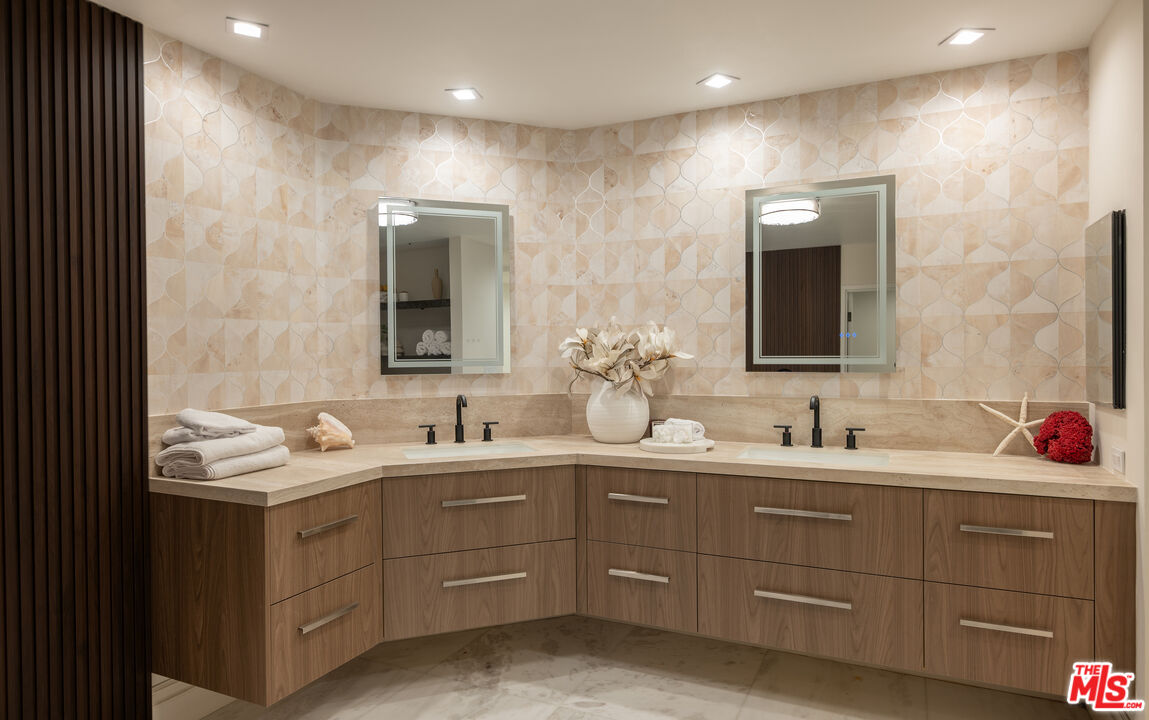 10430 Wilshire Blvd Unit: 802