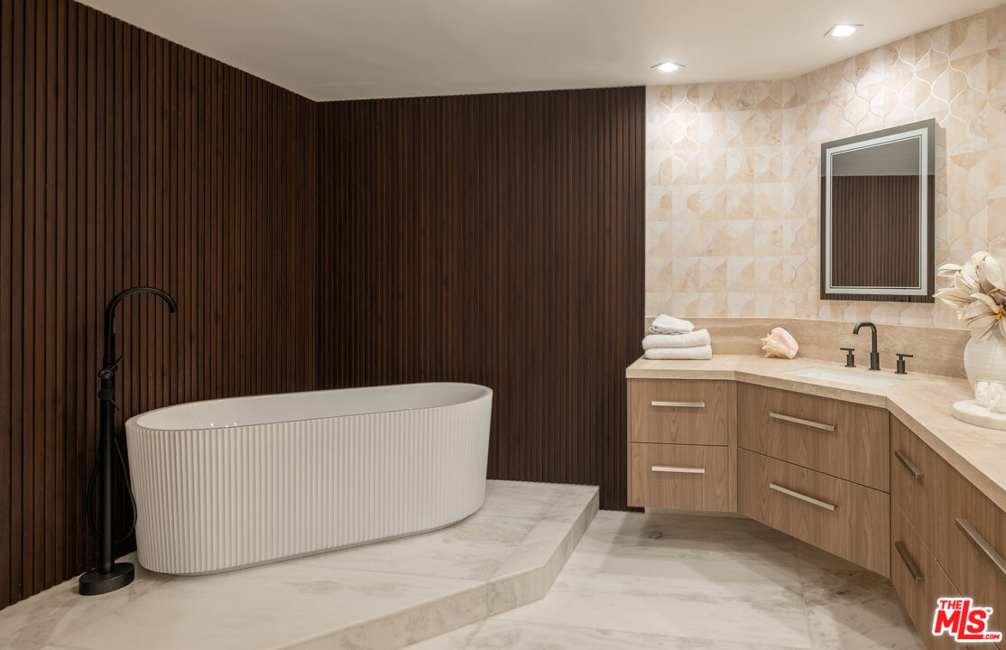 10430 Wilshire Blvd Unit: 802