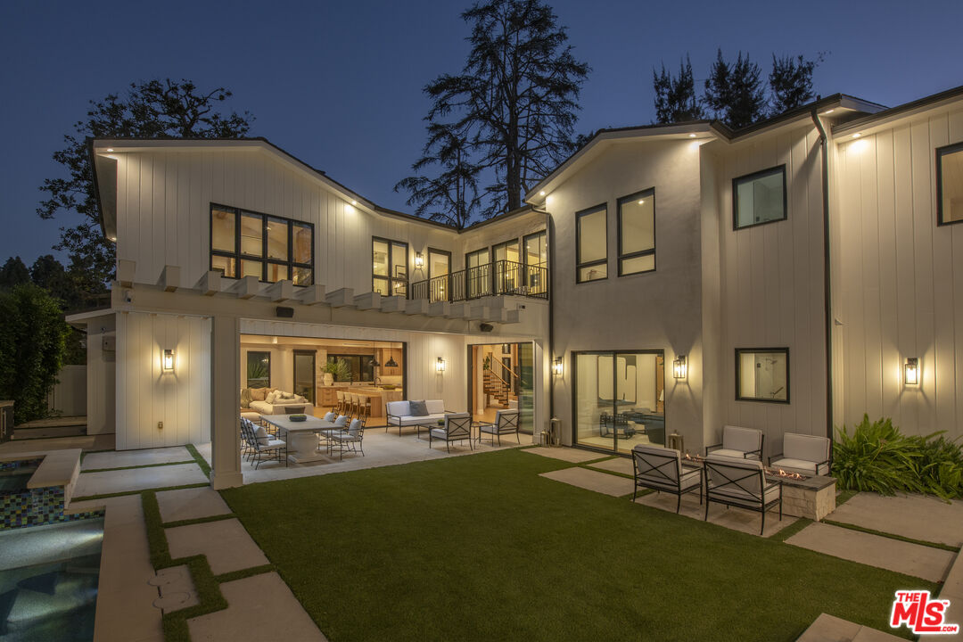 196 S Greenfield Ave