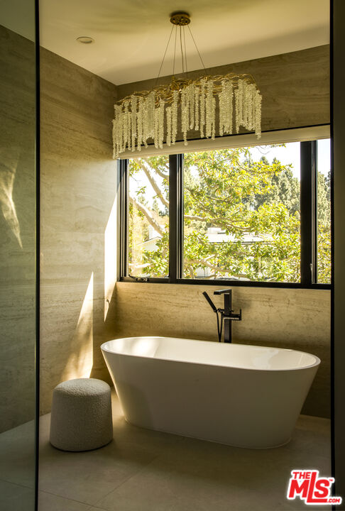 196 S Greenfield Ave