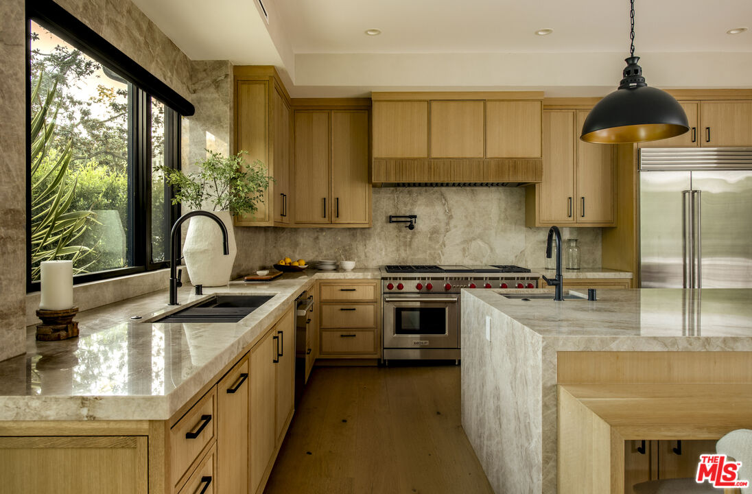 196 S Greenfield Ave