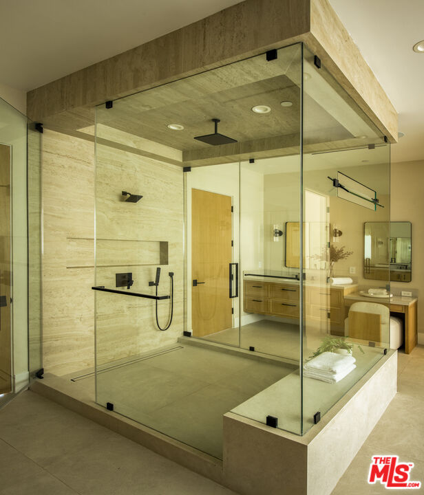 196 S Greenfield Ave