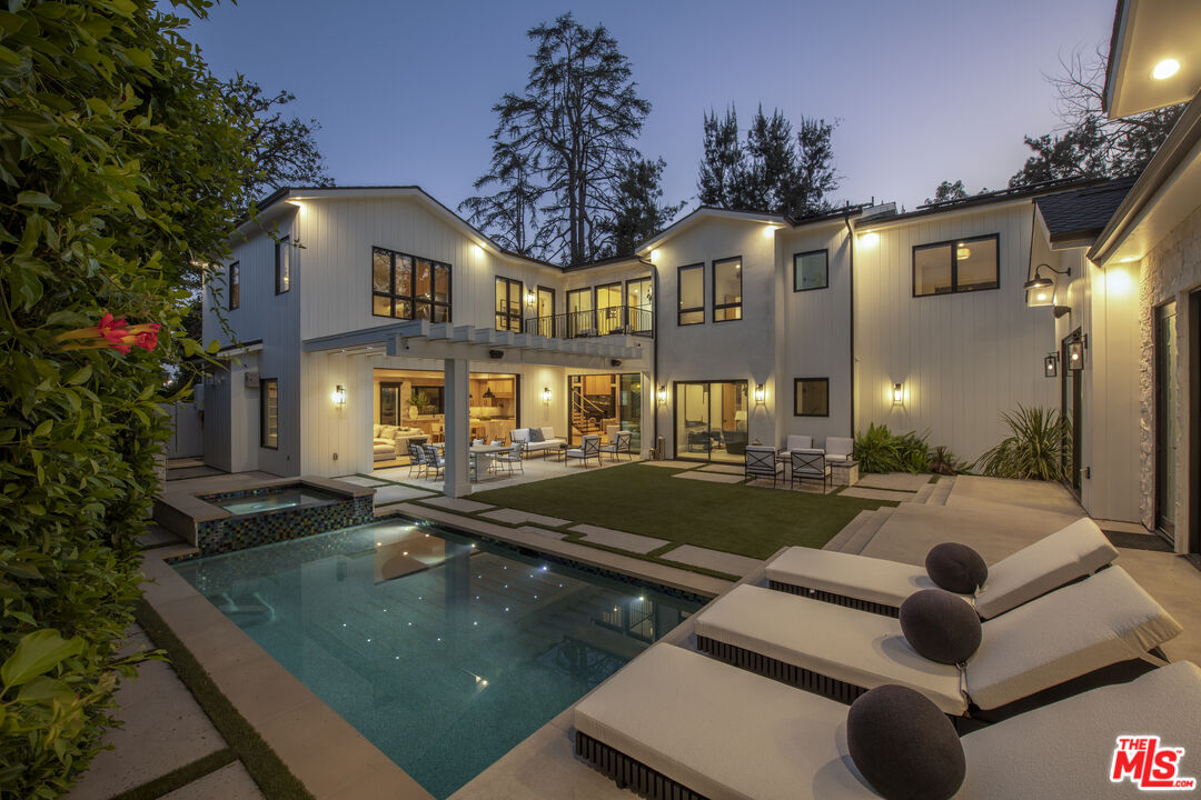 196 S Greenfield Ave