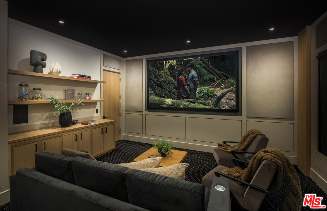 196 S Greenfield Ave