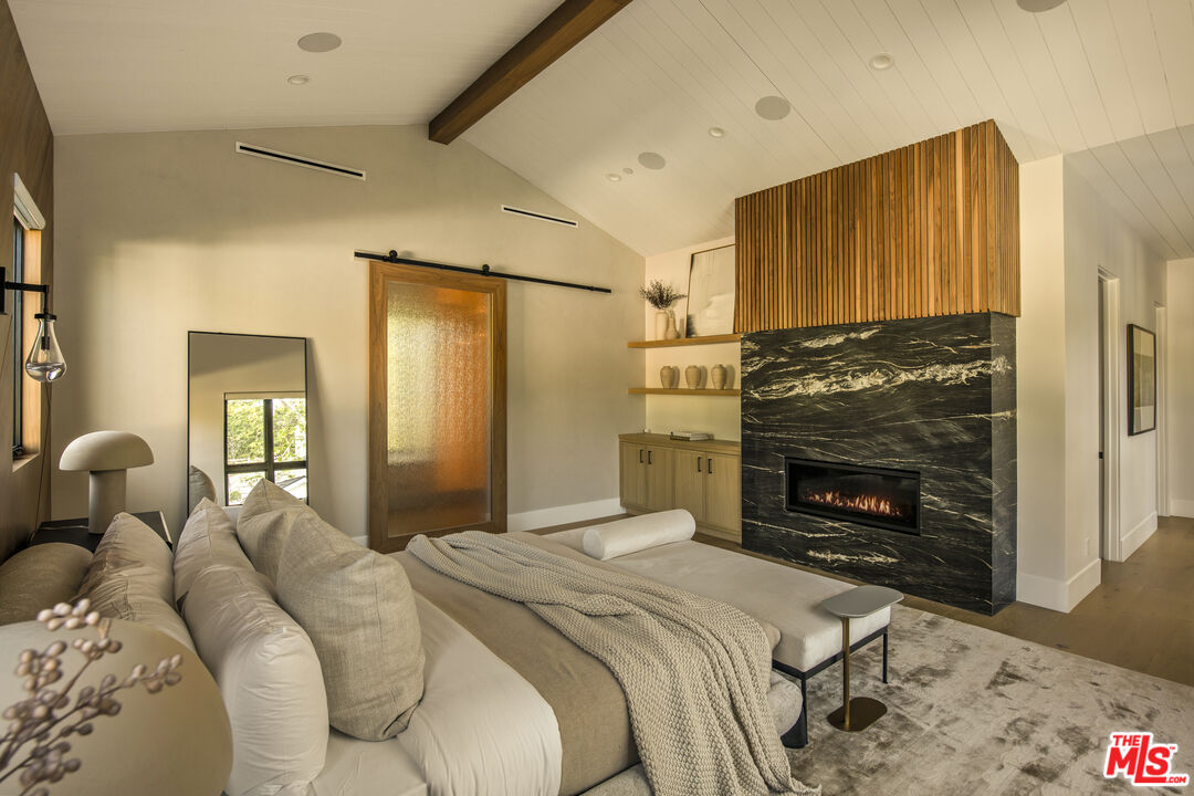 196 S Greenfield Ave