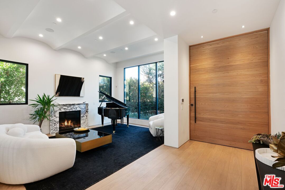 6258 Drexel Ave