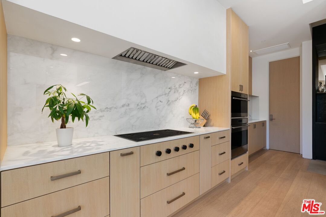 6258 Drexel Ave