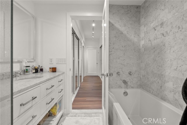 838 N Doheny DR Unit: 903