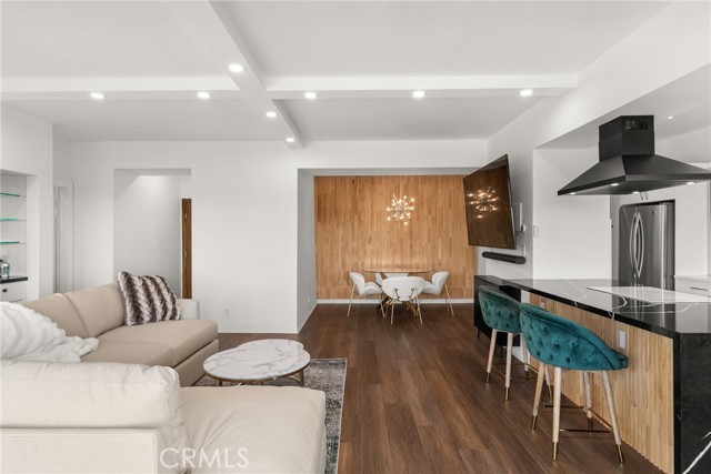 838 N Doheny DR Unit: 903