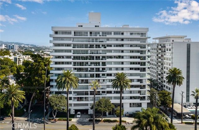 838 N Doheny DR Unit: 903