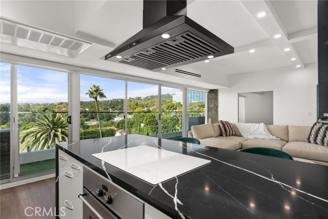 838 N Doheny DR Unit: 903