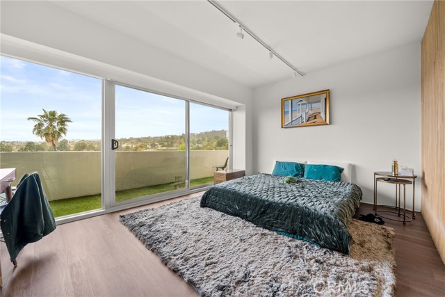 838 N Doheny DR Unit: 903