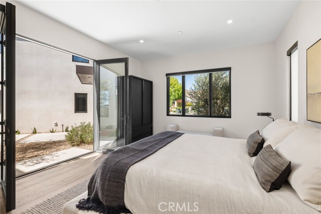 2 Twin Lakes CIR