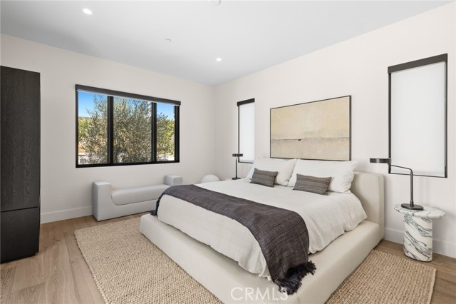 2 Twin Lakes CIR