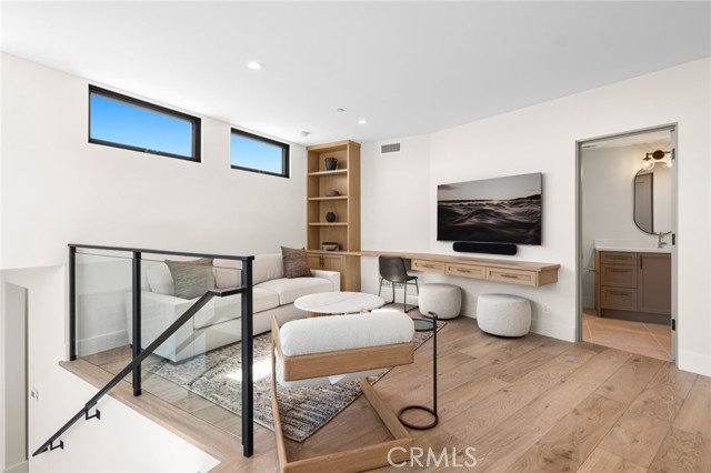 2 Twin Lakes CIR