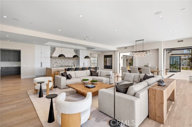 2 Twin Lakes CIR