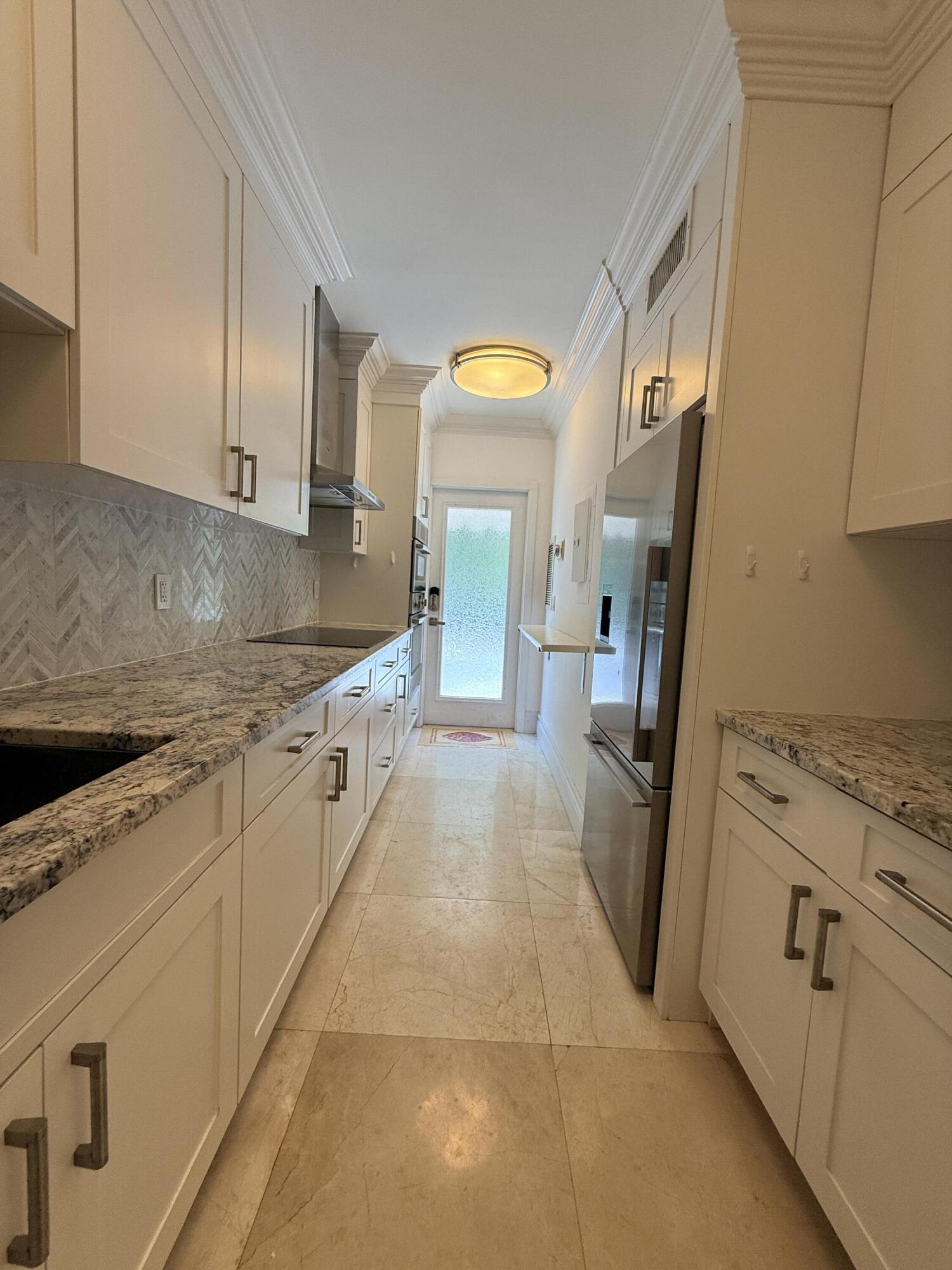 225 Everglade Avenue Villa 6