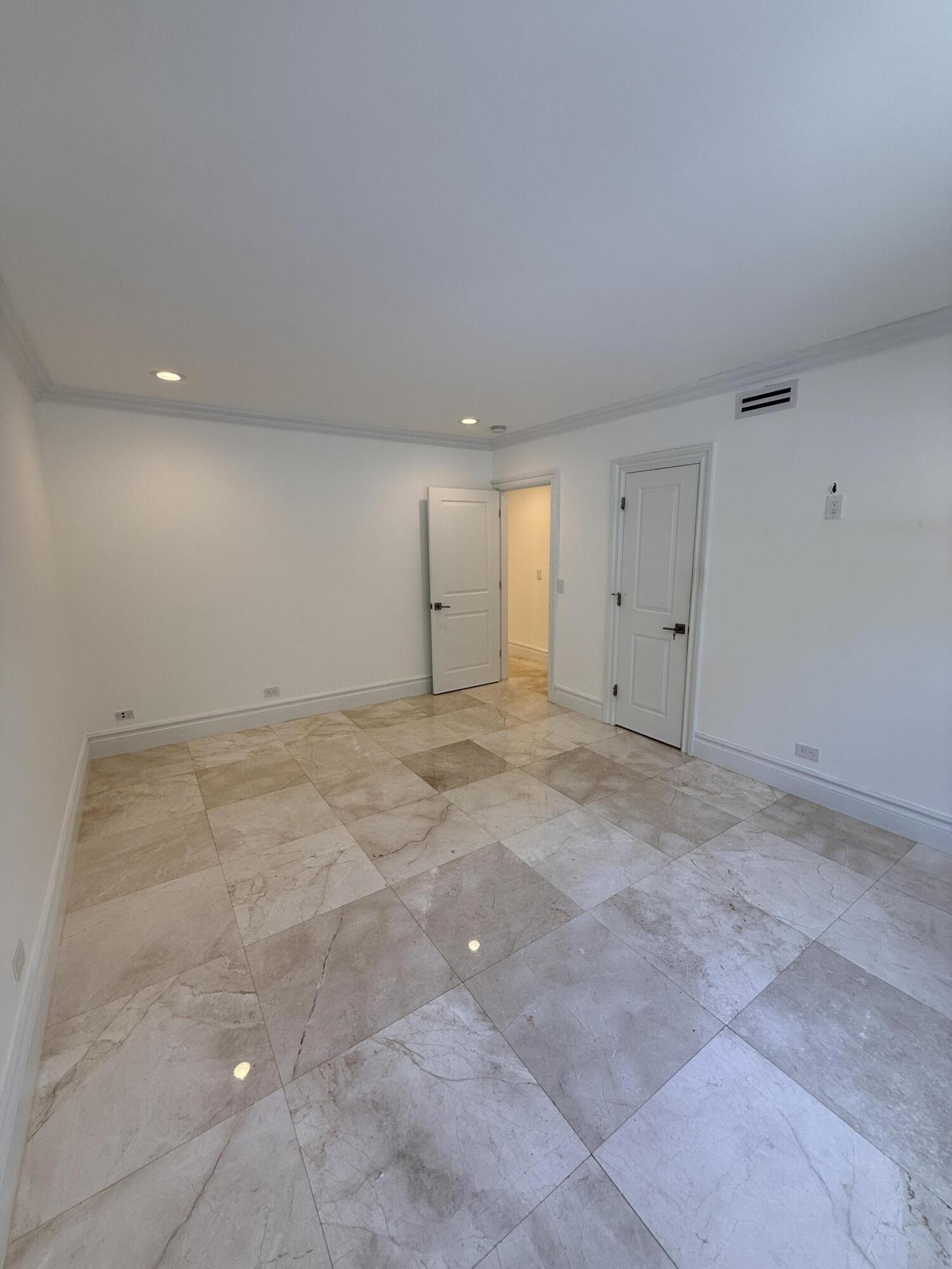 225 Everglade Avenue Villa 6