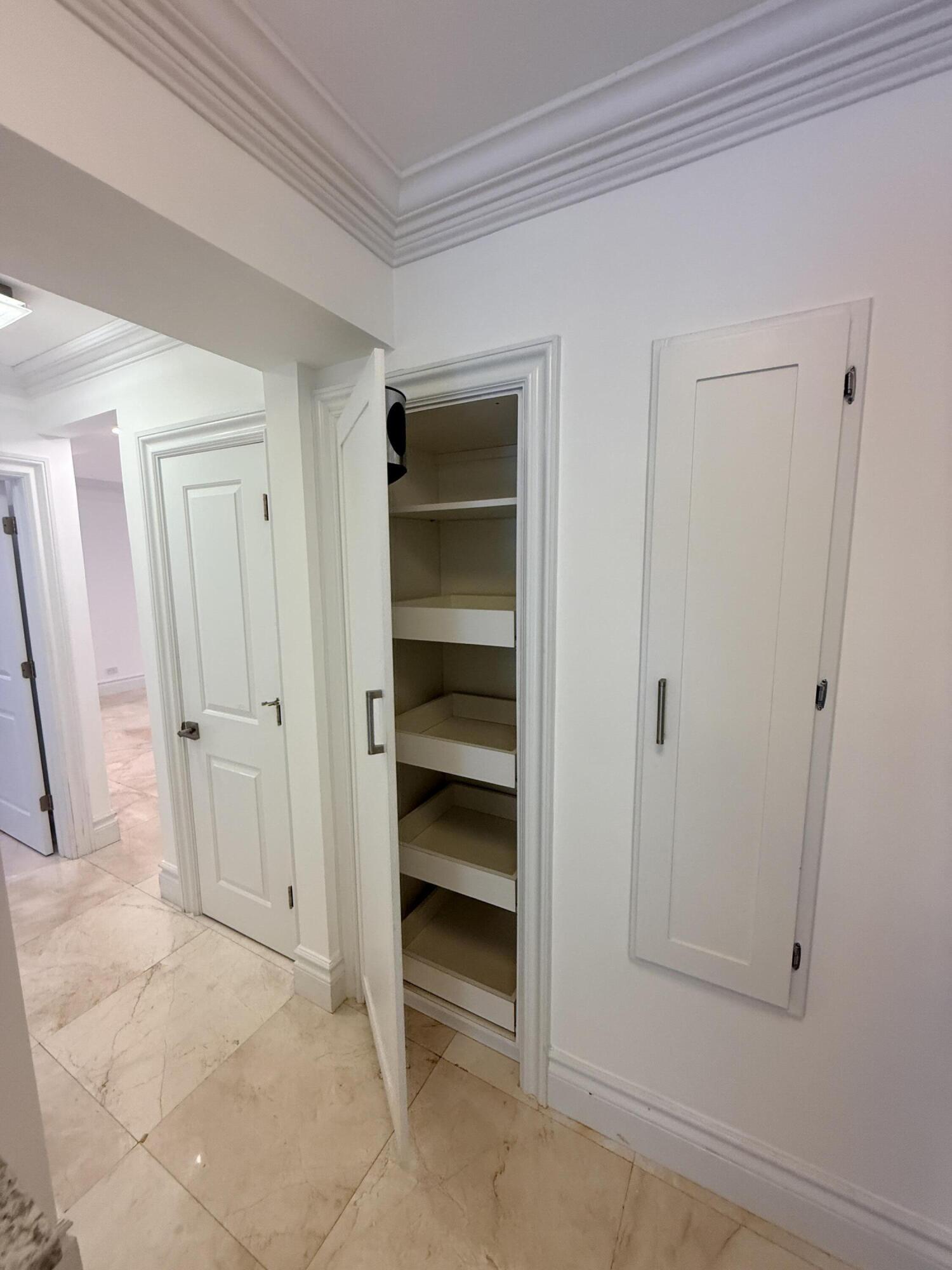 225 Everglade Avenue Villa 6