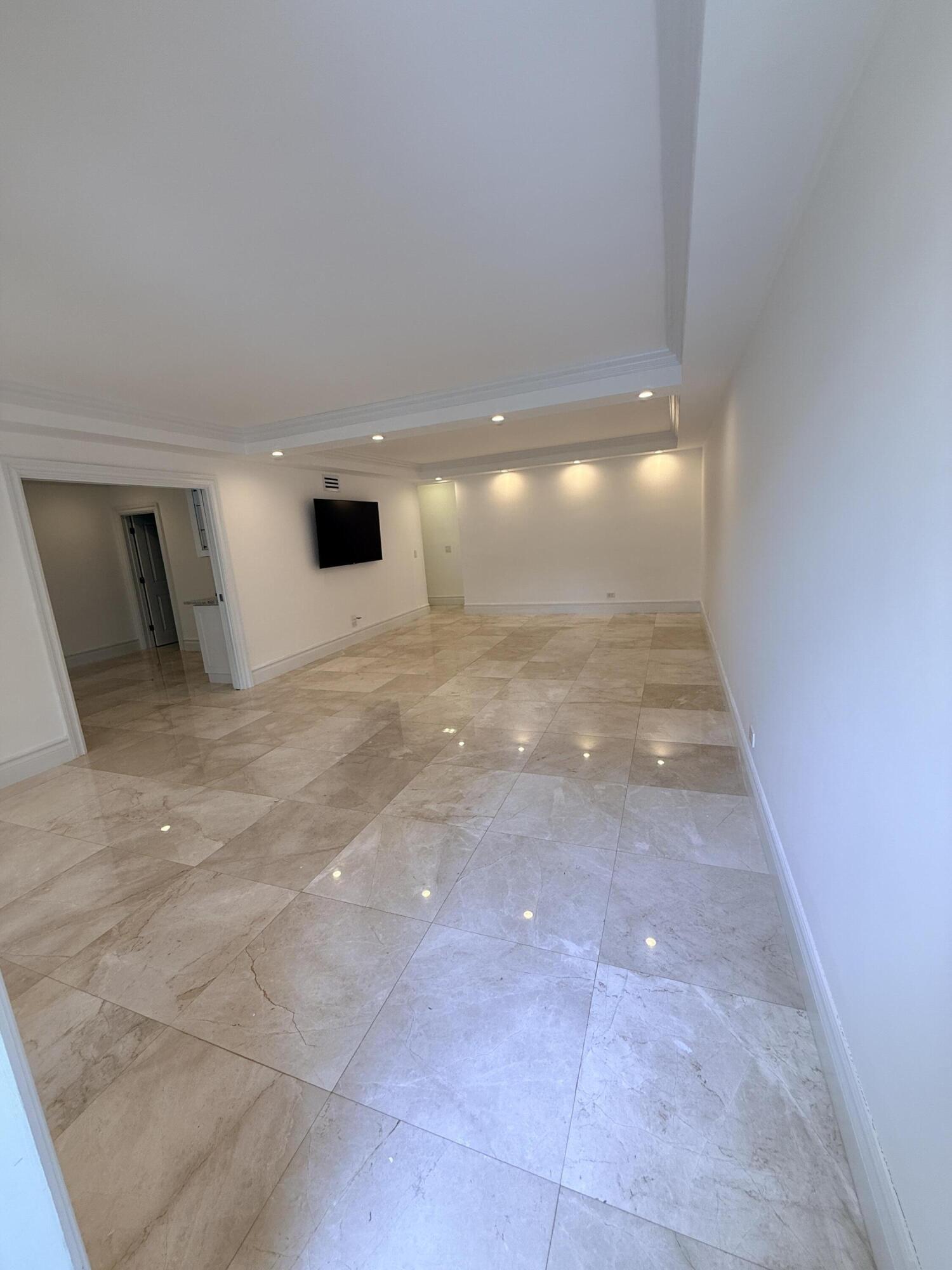 225 Everglade Avenue Villa 6