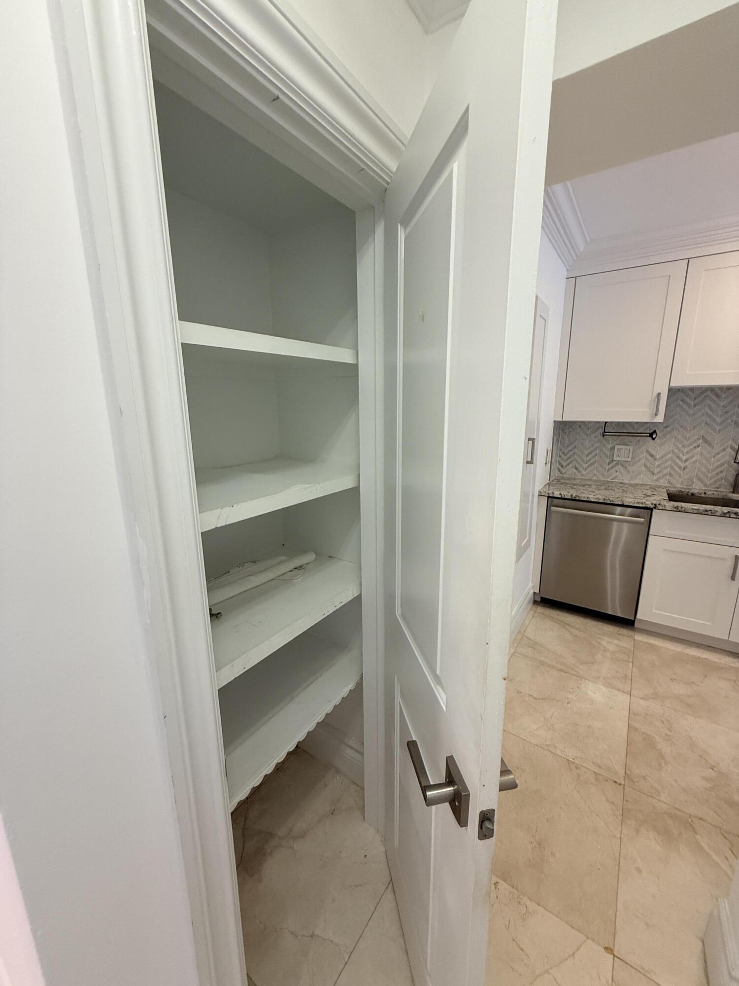 225 Everglade Avenue Villa 6