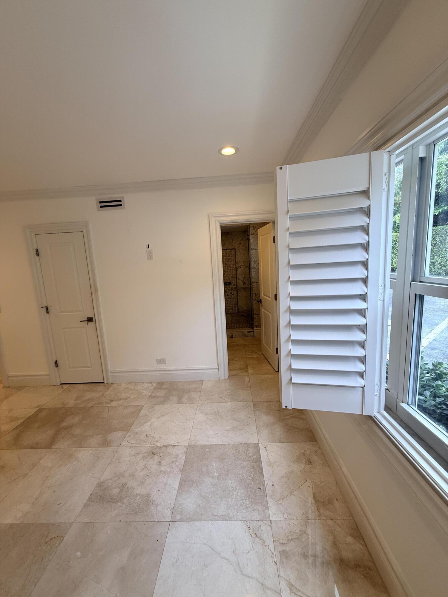 225 Everglade Avenue Villa 6