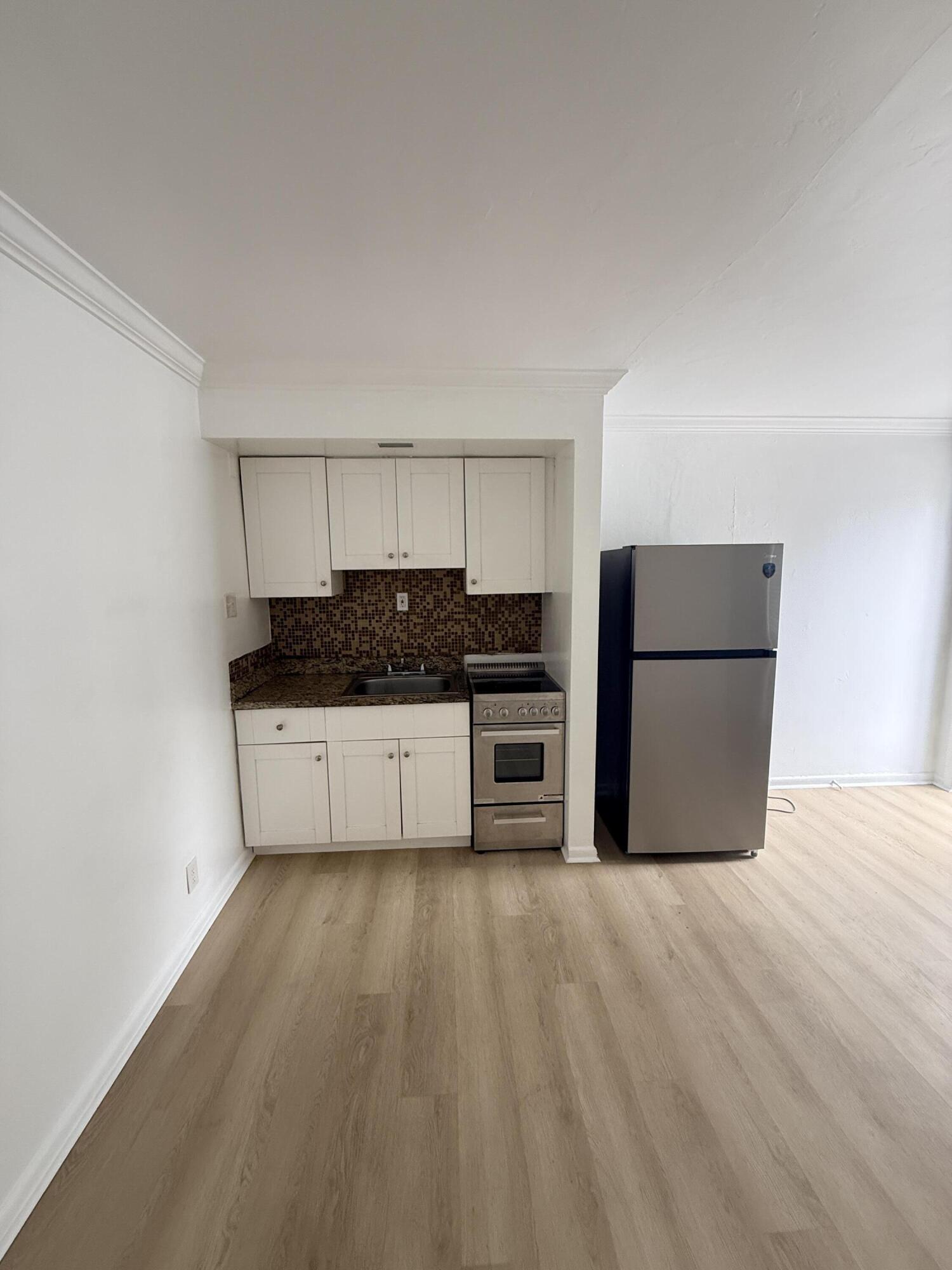 220 Walton Boulevard Unit 2