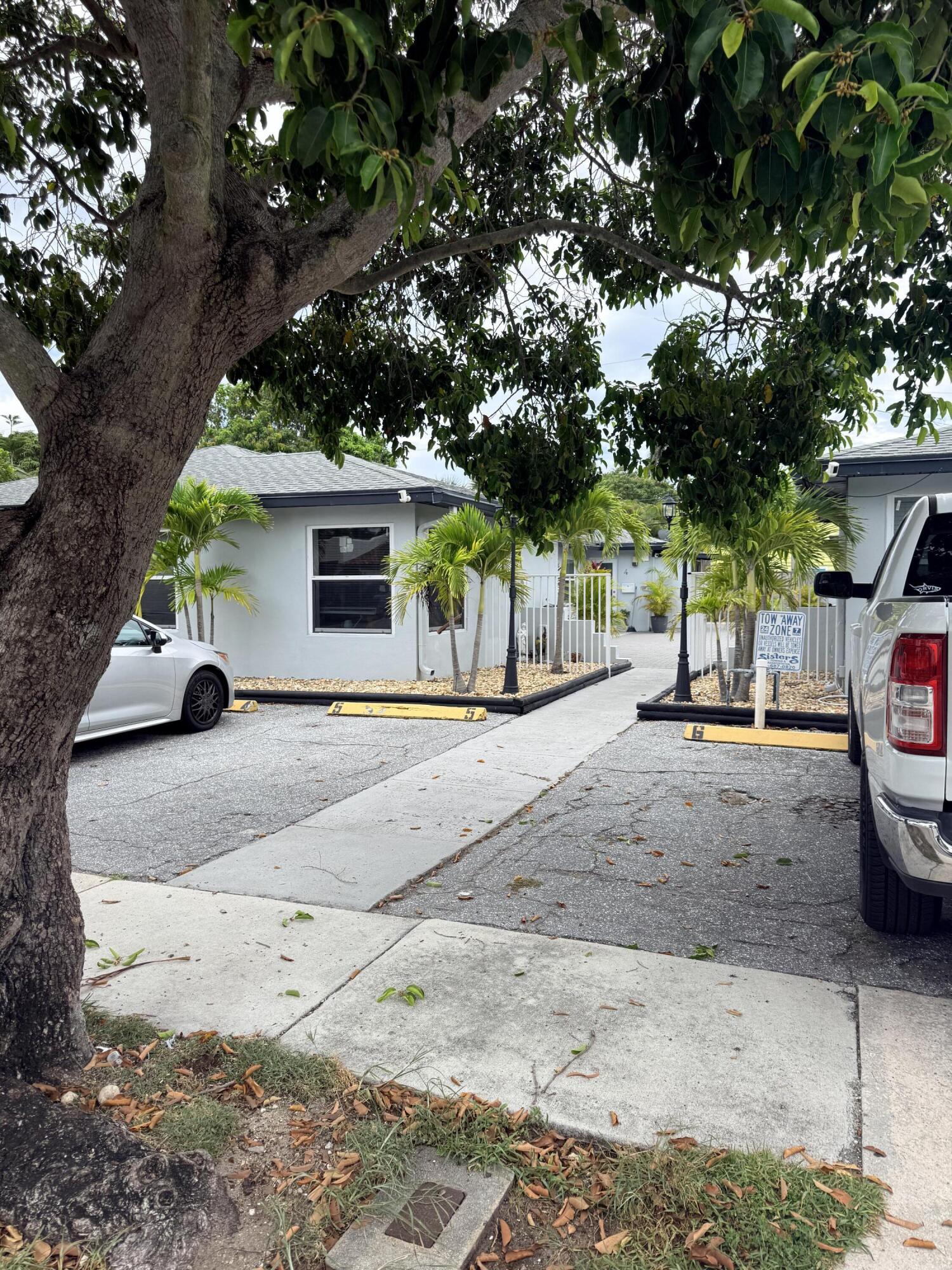 220 Walton Boulevard Unit 2