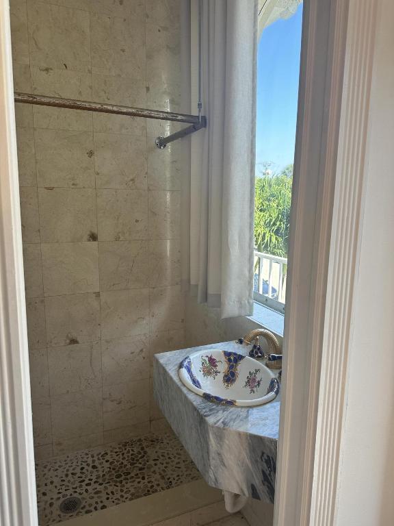 258 Seminole Avenue 3