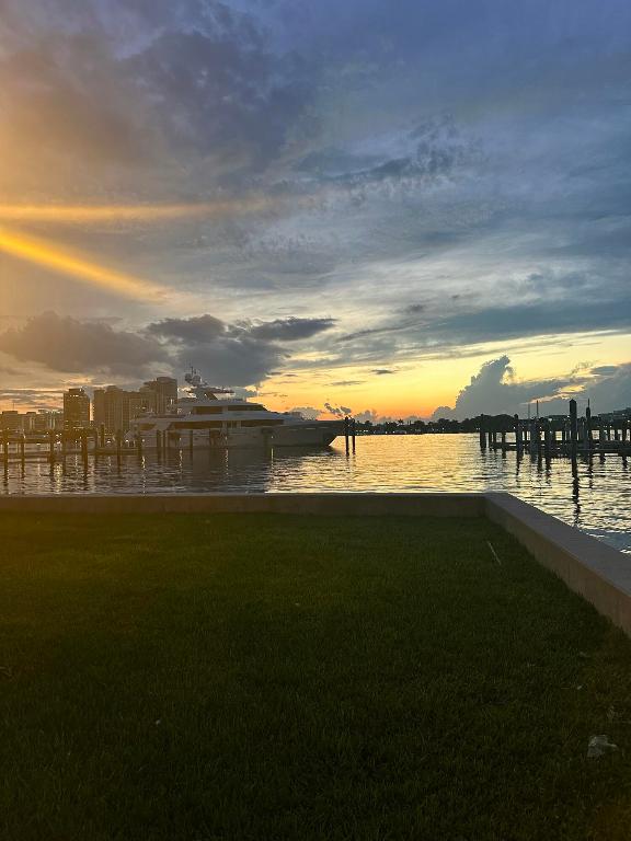 200 N Ocean Boulevard 1