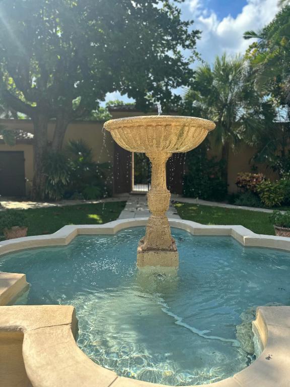 200 N Ocean Boulevard 1