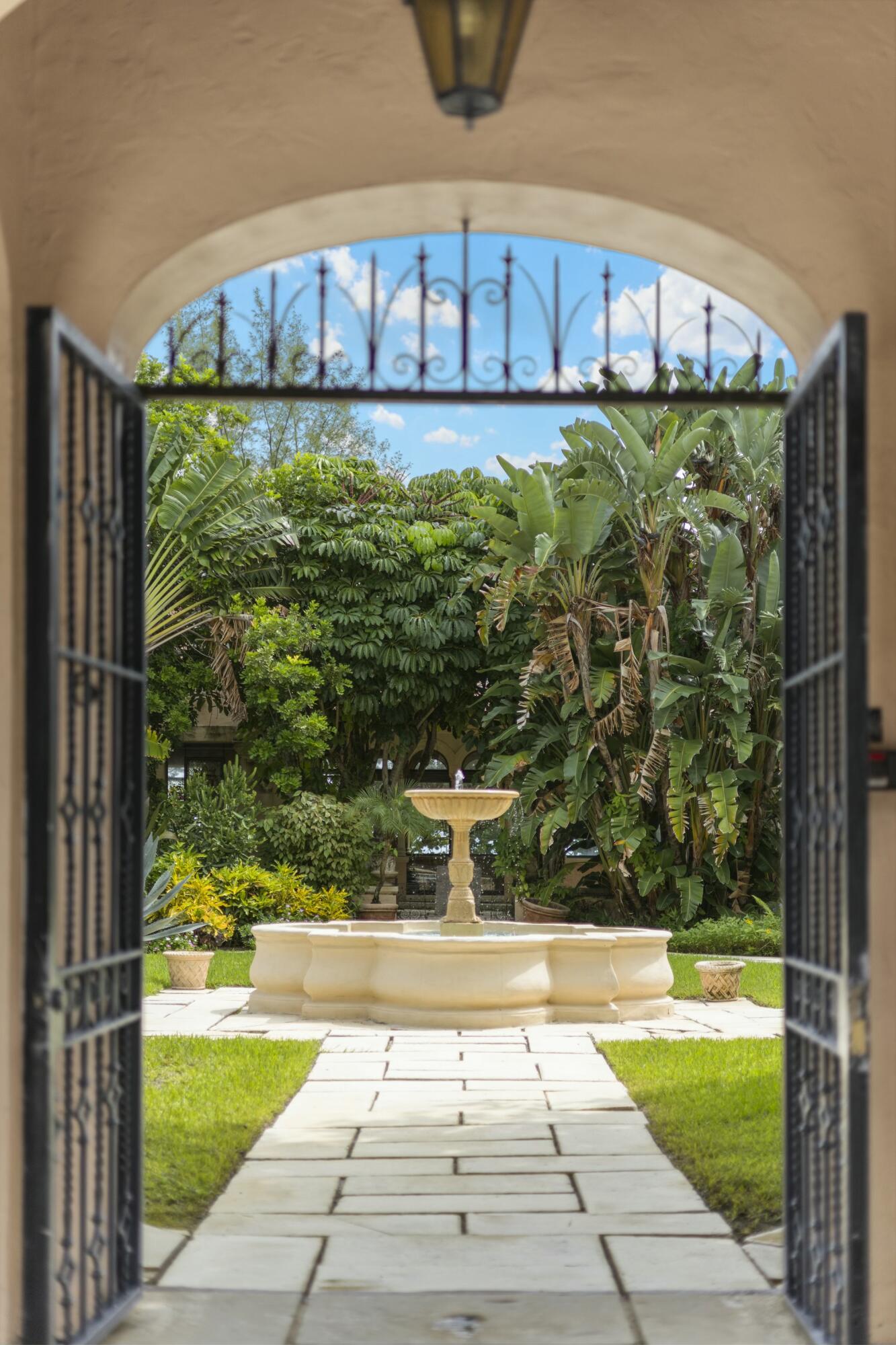 200 N Ocean Boulevard 1