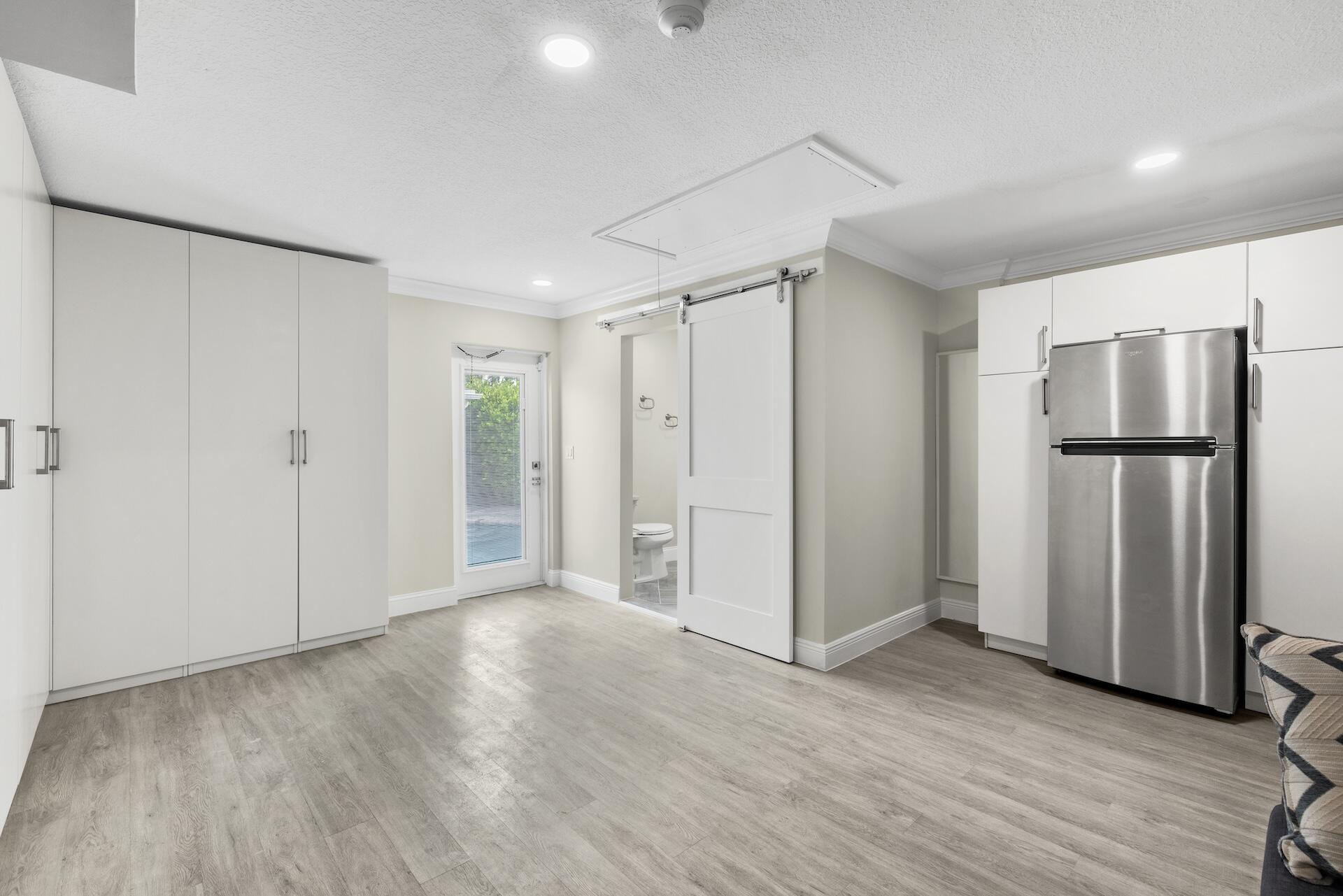214 Alhambra Place