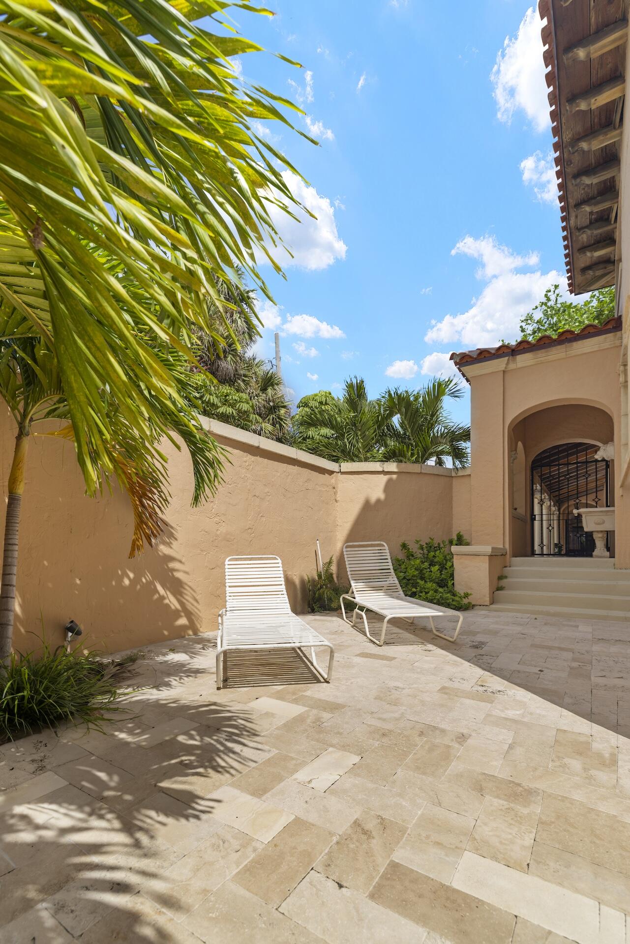 200 N Ocean Boulevard 4