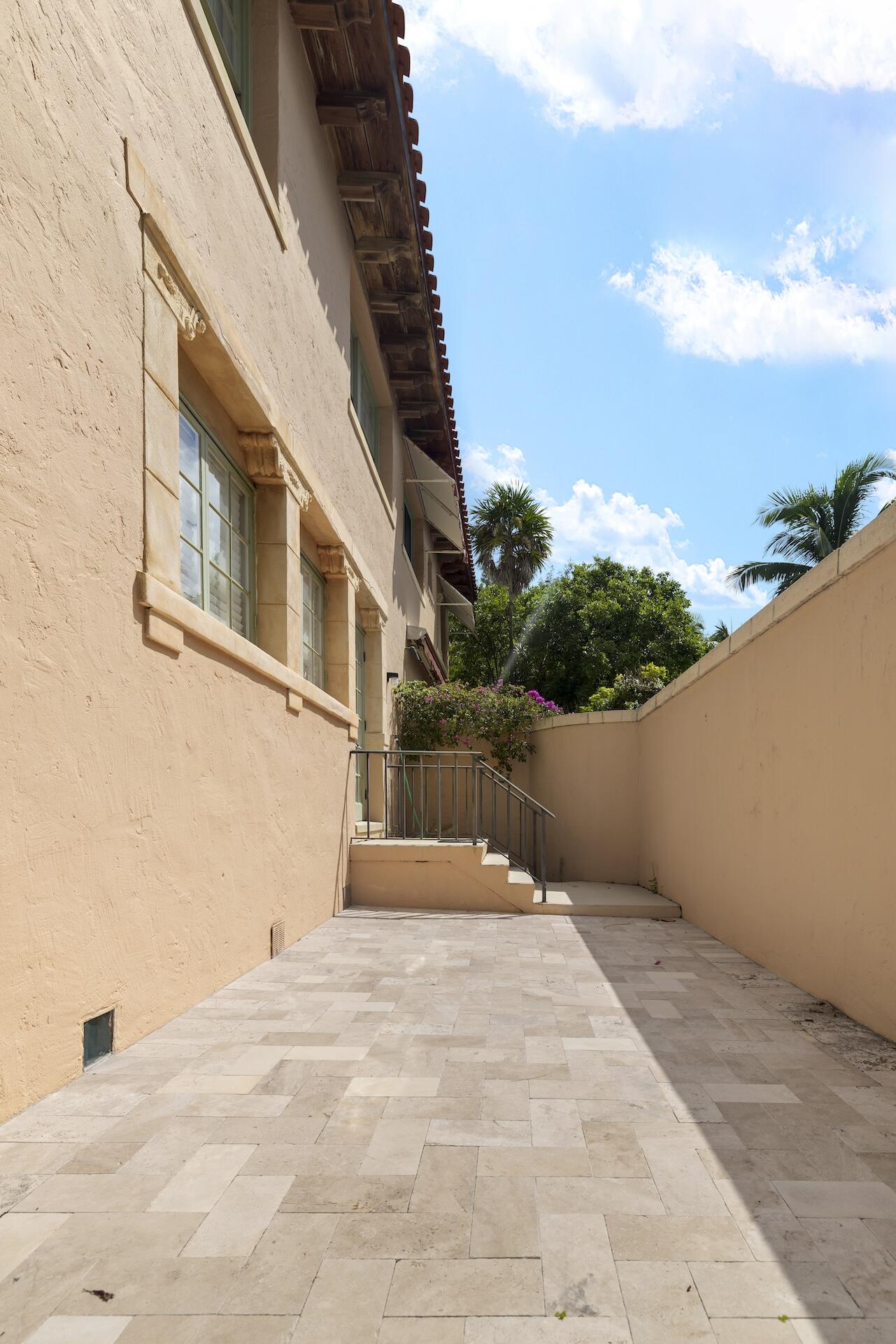 200 N Ocean Boulevard 4