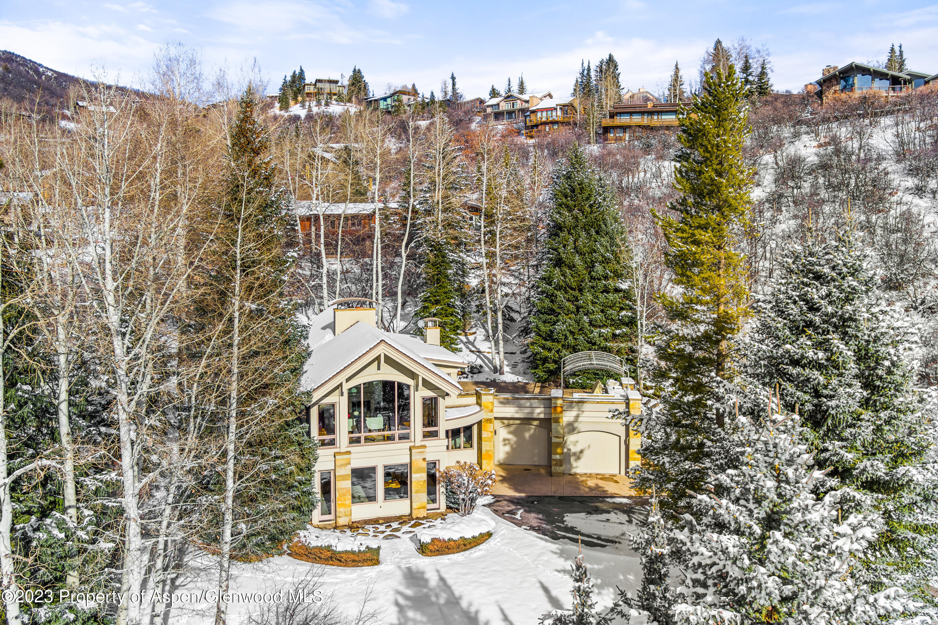 559 MEADOW Road