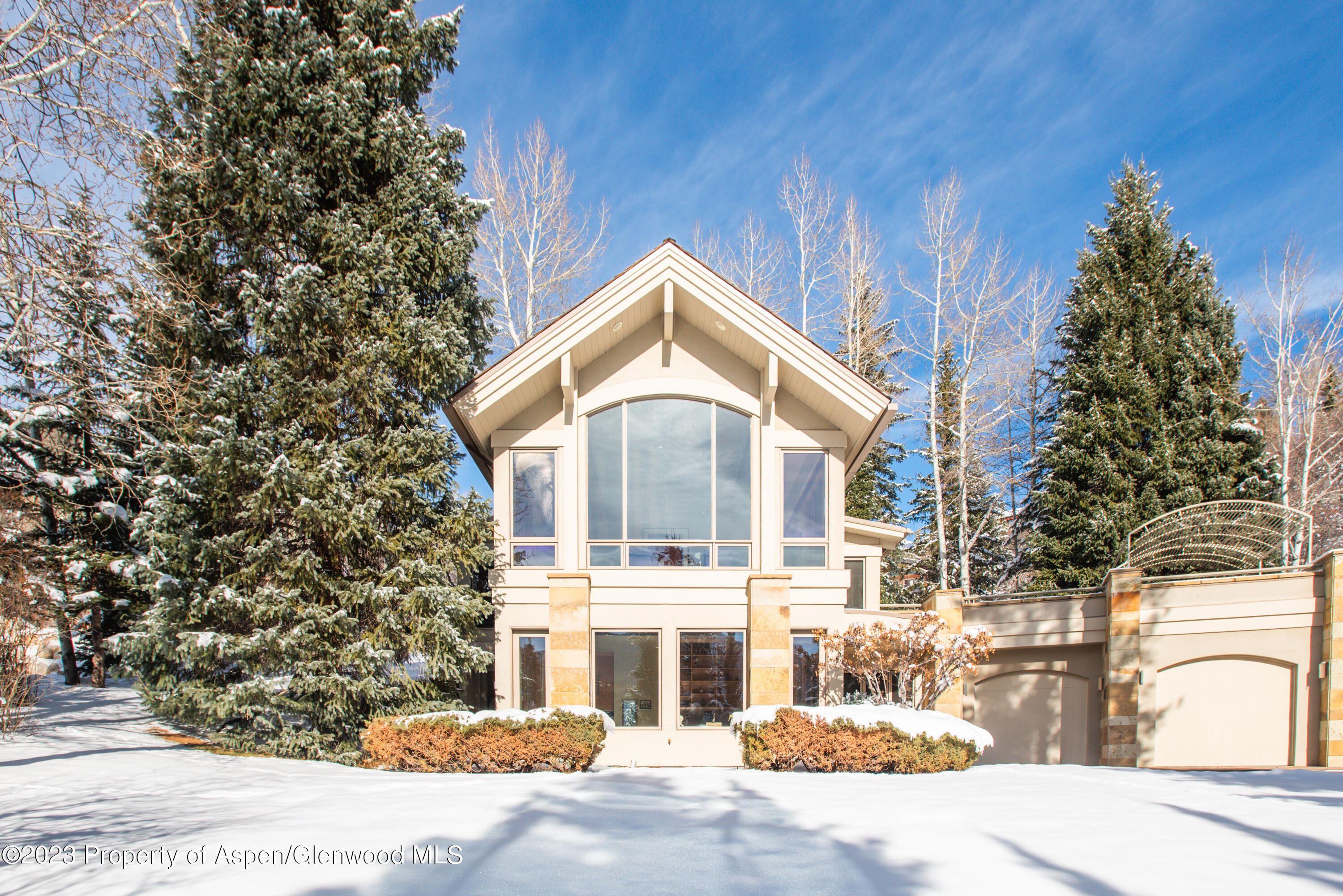 559 MEADOW Road