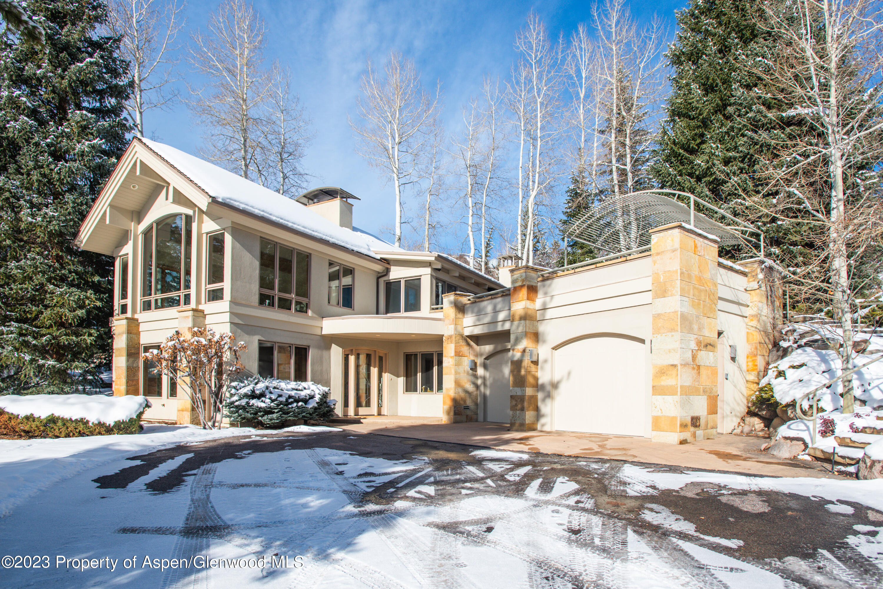 559 MEADOW Road