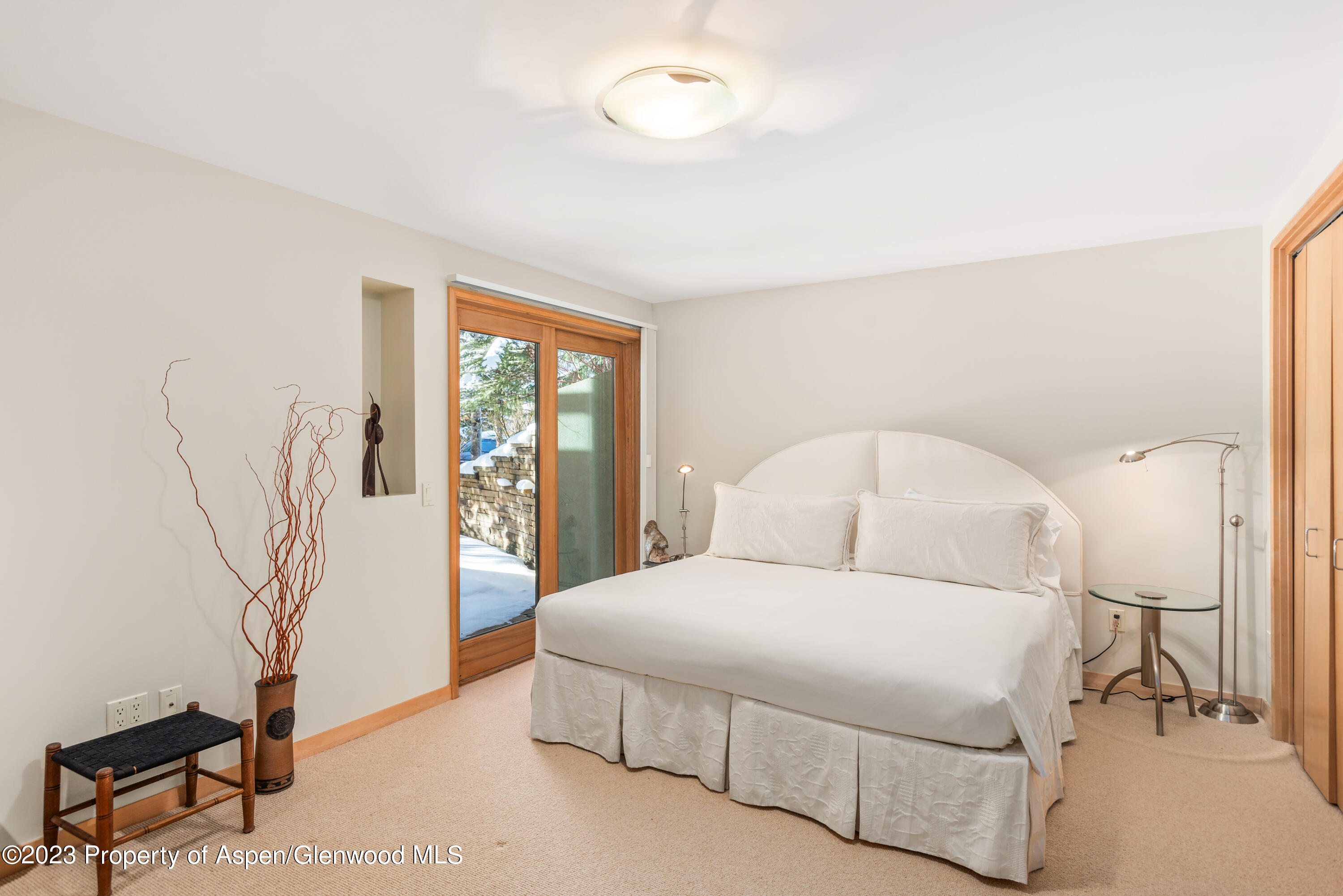 559 MEADOW Road