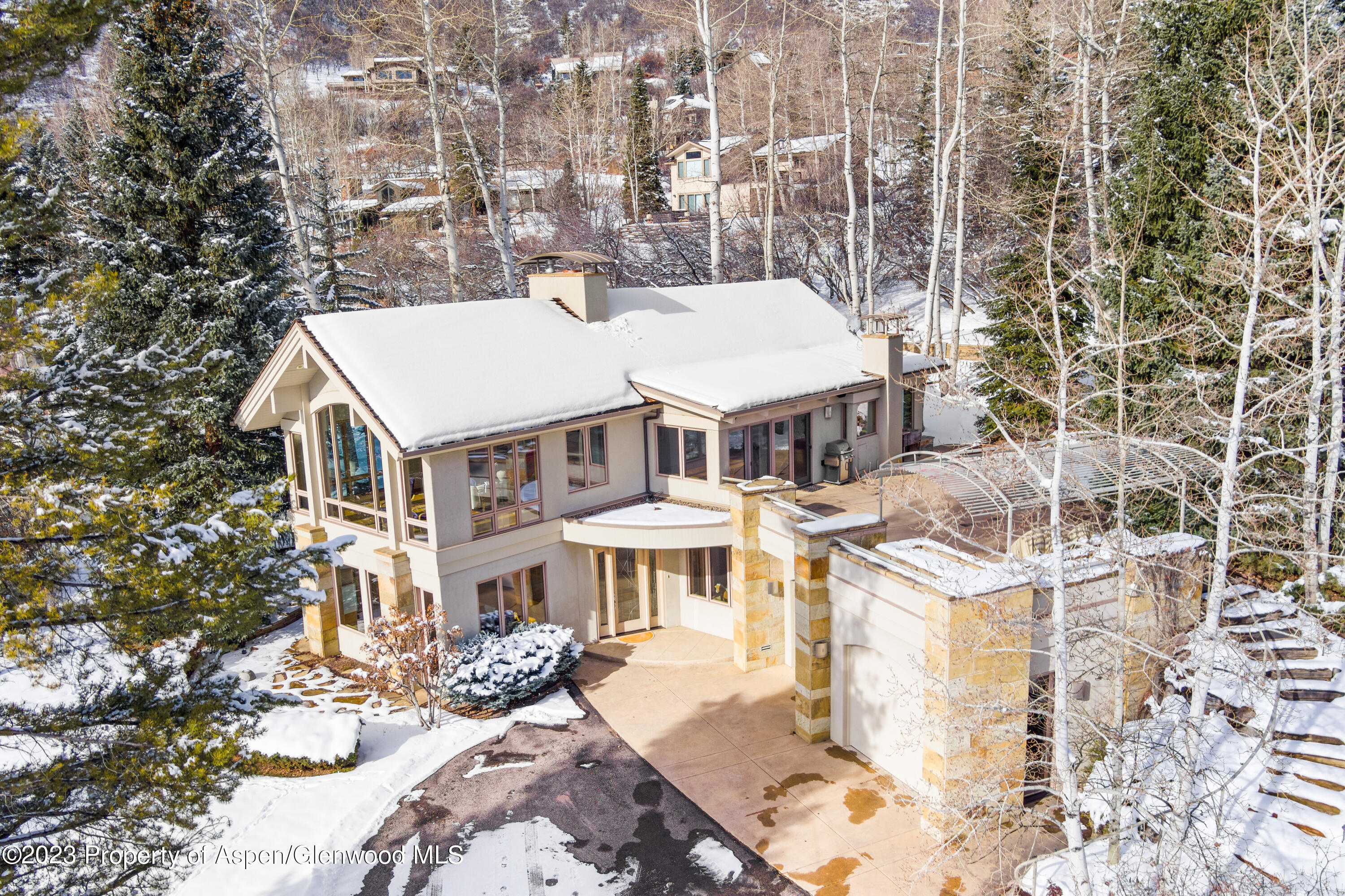 559 MEADOW Road