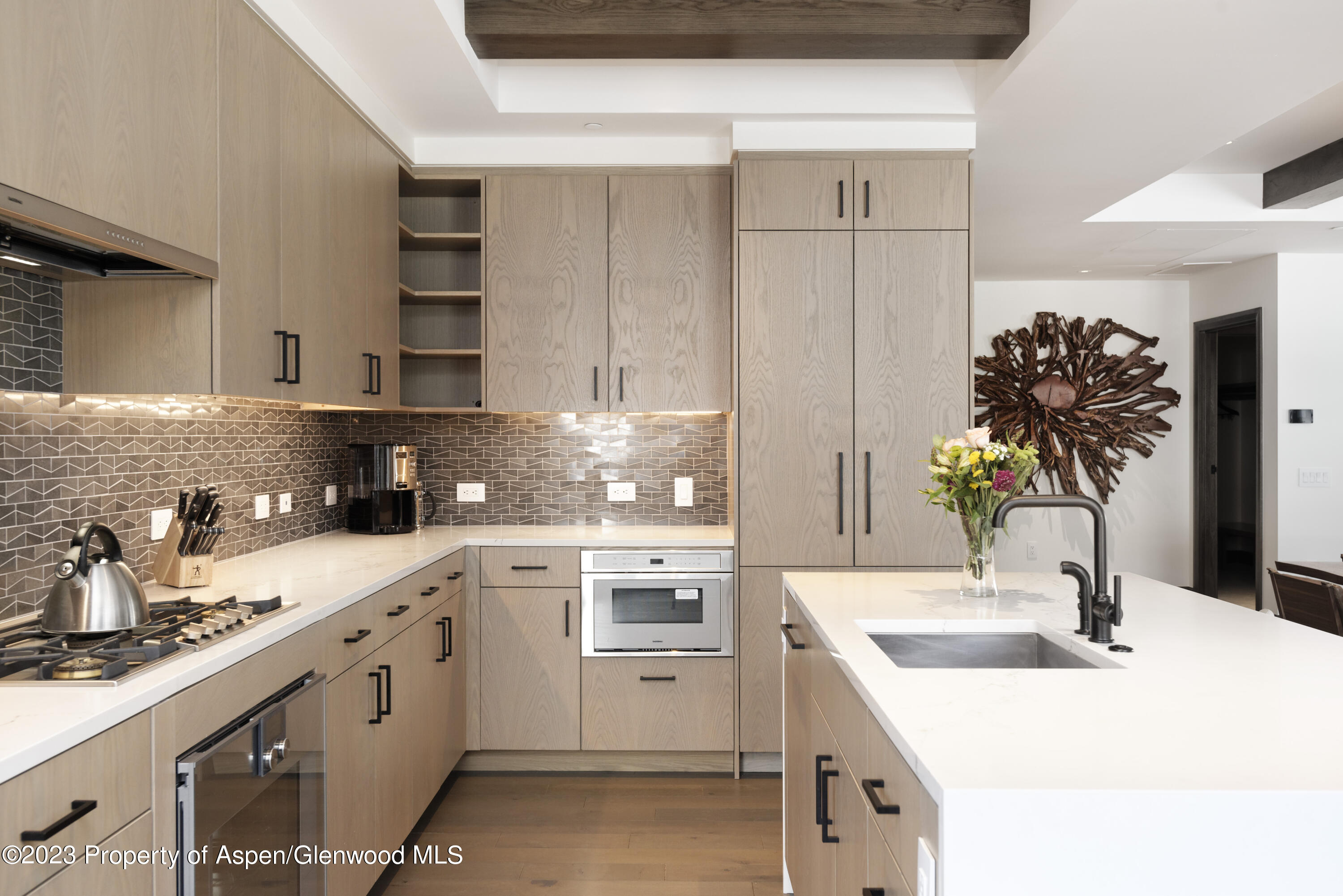 65 Wood Road, 233